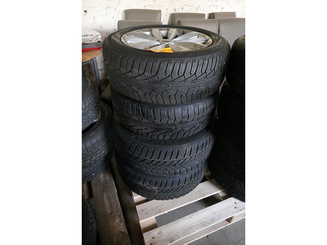 Velgen audi banden uniroyal - afbeelding 1 van  4