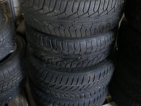 Velgen audi banden uniroyal