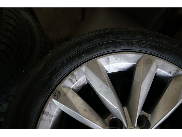Velgen audi banden uniroyal - afbeelding 4 van  4