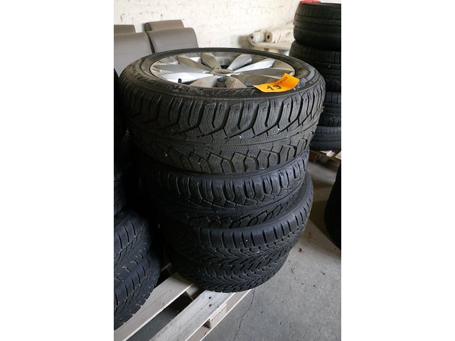 Velgen audi banden uniroyal - afbeelding 1 van  4