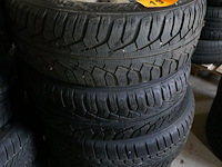 Velgen audi banden uniroyal