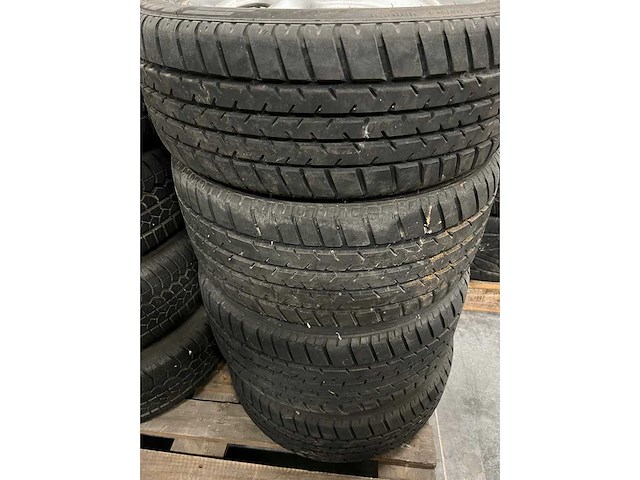 Velgen + banden porsche - afbeelding 3 van  3