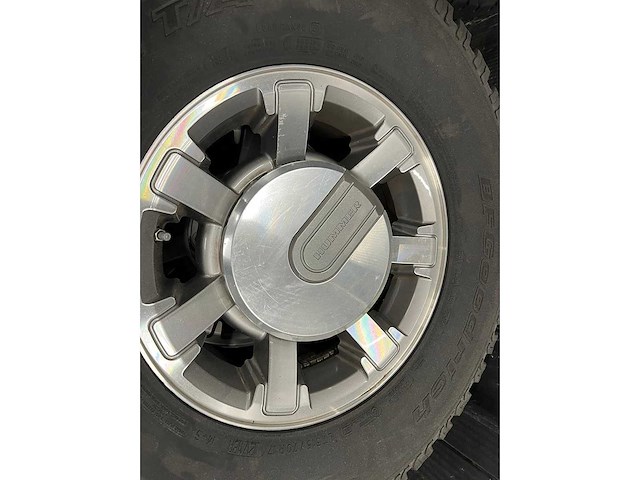 Velgen en banden hummer - afbeelding 1 van  3