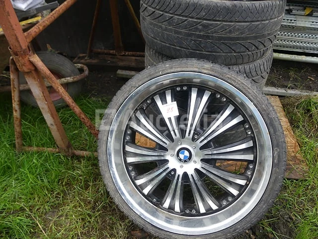 Velgen en banden voor bmw - afbeelding 1 van  6