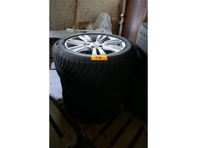 Velgen range rover banden bridgestone - afbeelding 1 van  4