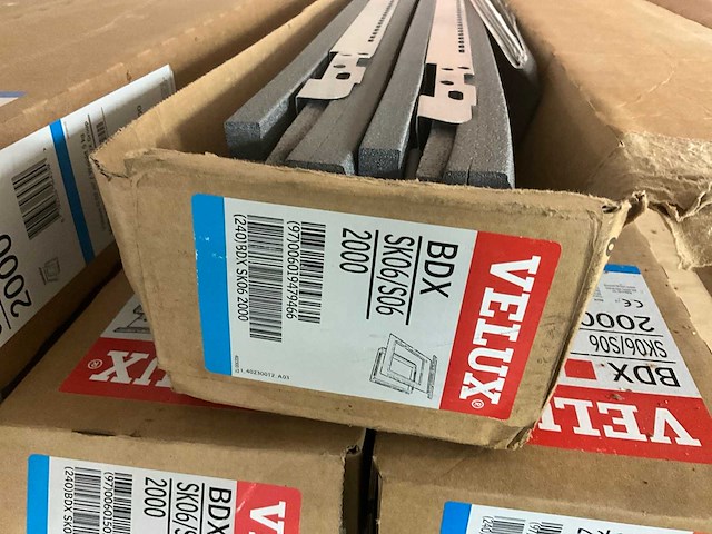 Velux bdx sk06/s06 2000 isolatiekaders (7x) en 2 rolgordijnen - afbeelding 5 van  16