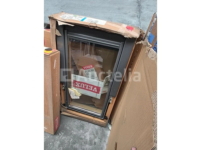 Velux c04 pakket: raam, handmatige luik en beslagen – 550 × 980 mm - afbeelding 3 van  3