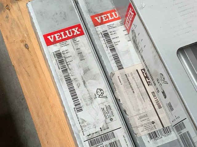 Velux dakraam onderdelen en rolgordijnen - afbeelding 4 van  7