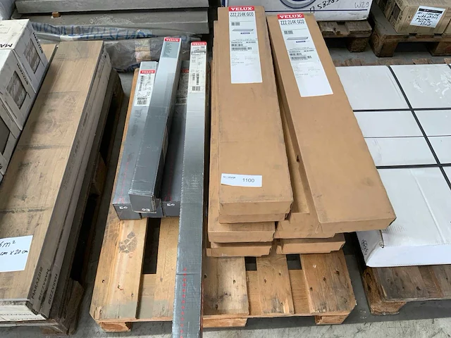 Velux dakraam onderdelen en rolgordijnen - afbeelding 1 van  7