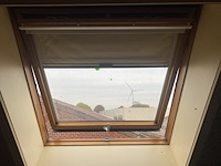 Velux met zonnescherm (zolder) - afbeelding 1 van  2