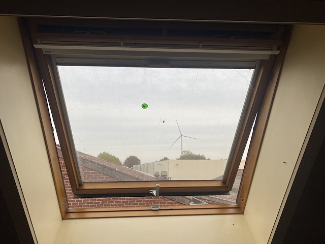 Velux met zonnescherm (zolder) - afbeelding 2 van  2