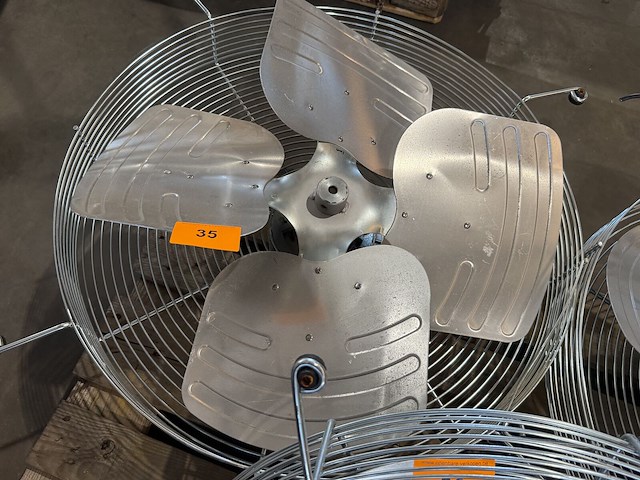 Ventilator queace - afbeelding 1 van  4