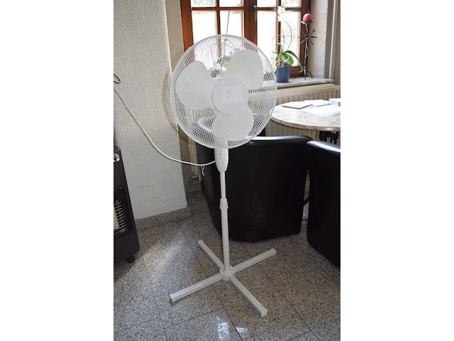 Ventilator - afbeelding 1 van  3