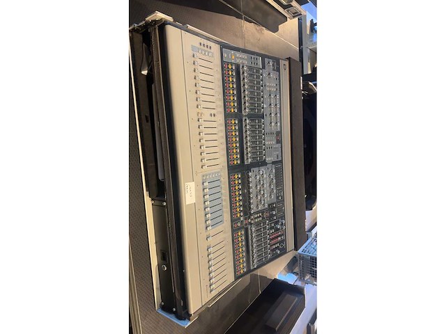 Venue d-show profile + flightcase - afbeelding 1 van  1