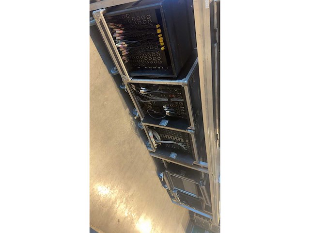 Venue sc48 + racks + flightcases - afbeelding 2 van  2
