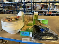 Vepakking bakjes,kommetjes (hout,plastic) - afbeelding 1 van  3