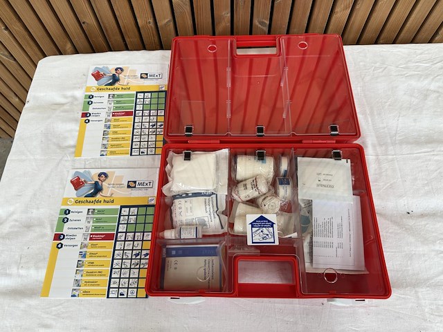 Verbanddoos - afbeelding 2 van  2