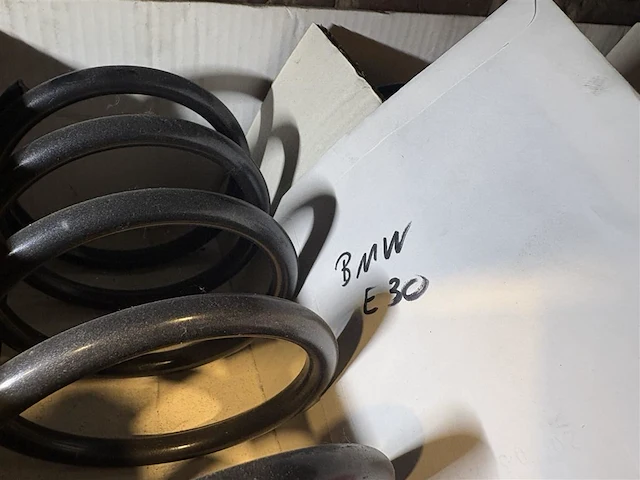 Veren bmw e30 - afbeelding 2 van  4