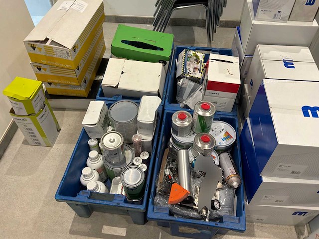 Verf, pure, lijm en kit - afbeelding 1 van  15