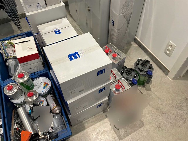 Verf, pure, lijm en kit - afbeelding 14 van  15