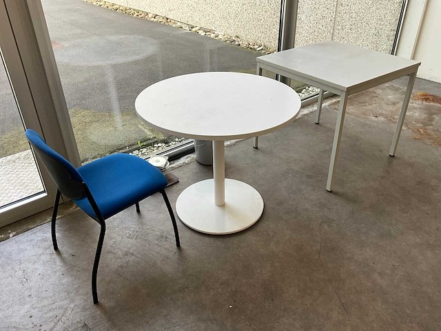 Vergaderstoelen en tafels (13x) - afbeelding 1 van  15
