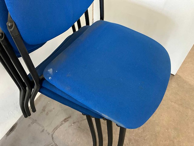 Vergaderstoelen en tafels (13x) - afbeelding 11 van  15