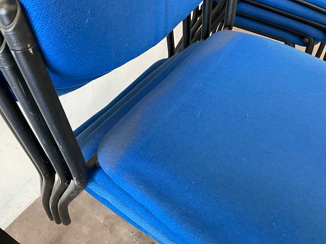 Vergaderstoelen en tafels (13x) - afbeelding 12 van  15