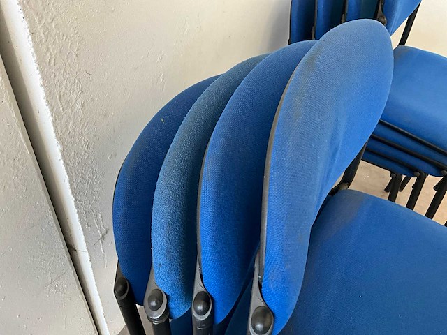 Vergaderstoelen en tafels (13x) - afbeelding 13 van  15