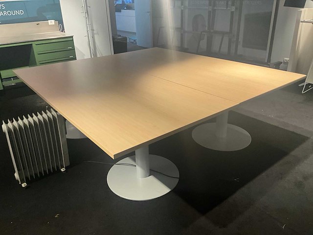 Vergadertafel (2x) + bijzettafel - afbeelding 1 van  10