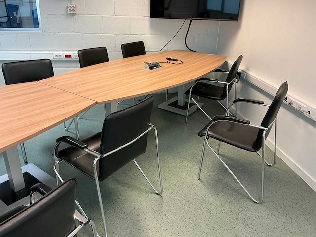 Vergadertafel (2x) + stoel (10x) - afbeelding 1 van  6