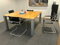 Vergadertafel + (4x) stoel