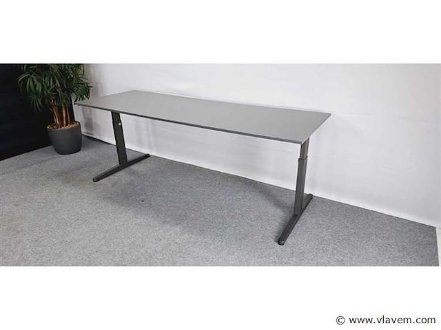 Vergadertafel ahrend - afbeelding 1 van  2