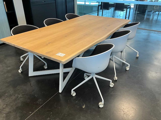 Vergadertafel (eerste verdiep) - afbeelding 2 van  4