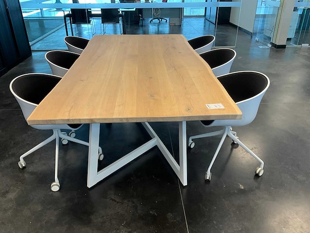 Vergadertafel (eerste verdiep) - afbeelding 3 van  4