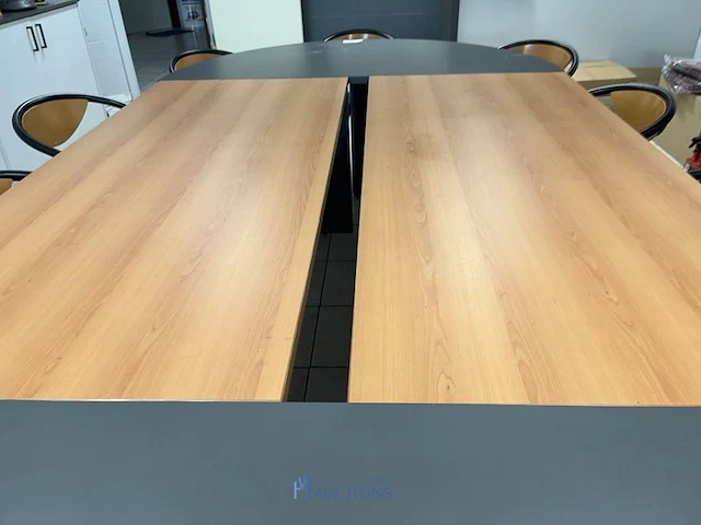 Vergadertafel met 10 stoelen - afbeelding 4 van  5