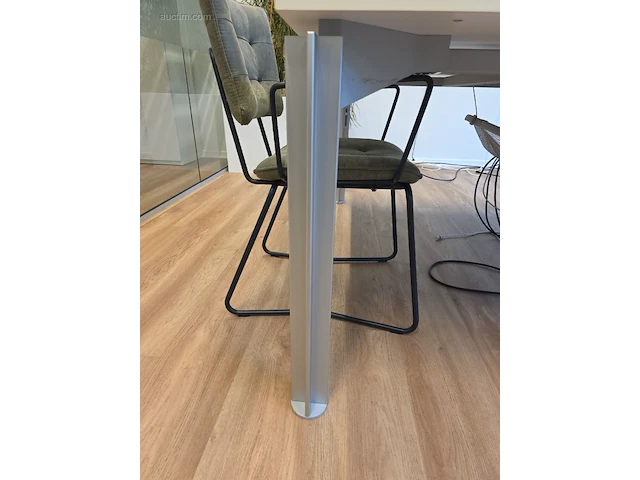 Vergadertafel met 3 design stoelen h&h bulo - afbeelding 7 van  8