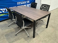 Vergadertafel met 4 vitra meda vergaderstoelen - afbeelding 1 van  13