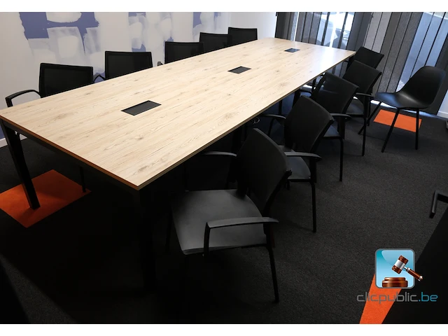 Vergadertafel met stoelen - afbeelding 1 van  12
