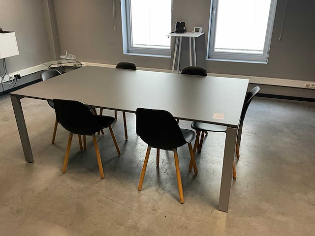 Vergadertafel (op eerste verdiep) - afbeelding 1 van  5