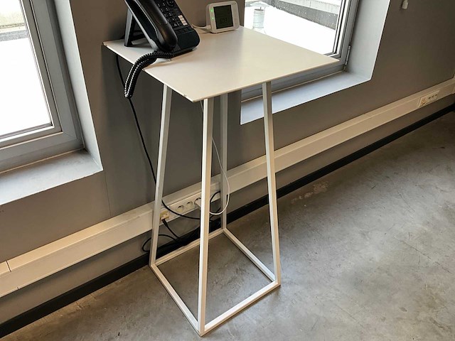 Vergadertafel (op eerste verdiep) - afbeelding 4 van  5