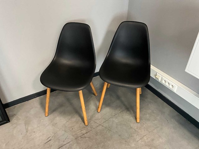 Vergadertafel (op eerste verdiep) - afbeelding 5 van  5