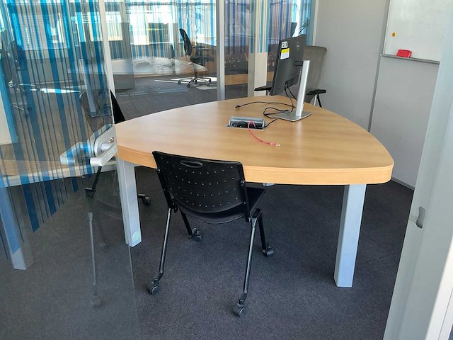 Vergadertafel + stoel (2x) - afbeelding 1 van  2