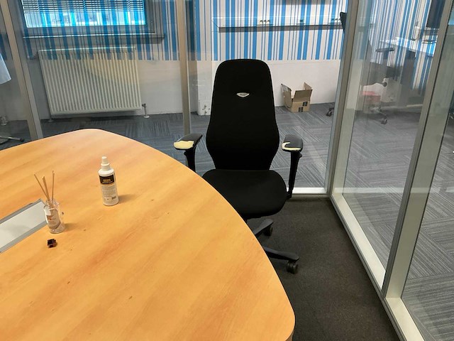 Vergadertafel + stoel (3x) - afbeelding 3 van  6