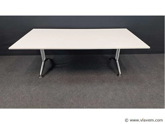 Vergadertafel wilkhahn - afbeelding 1 van  7