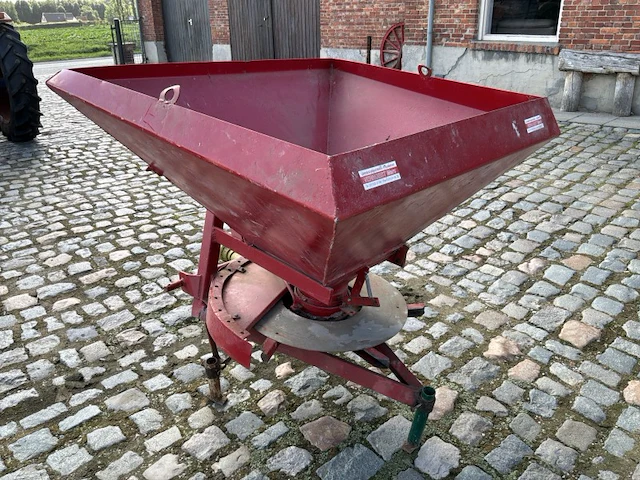 Verhoest gedragen kunstmeststrooier - afbeelding 4 van  9