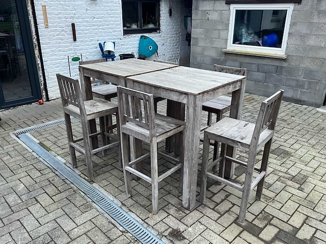 Verhoogd terrastafel met barkrukken - afbeelding 3 van  10