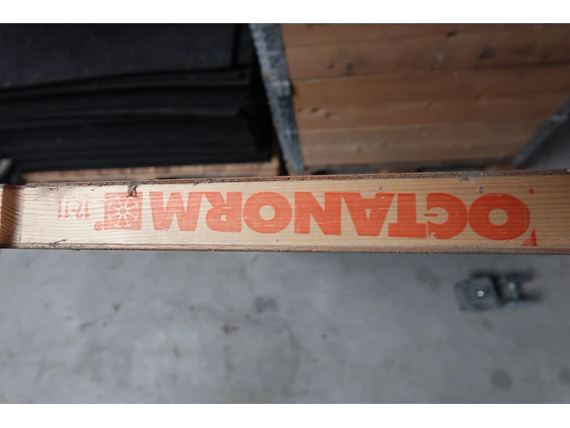 Verhoogde houten vloer octanorm - afbeelding 4 van  8