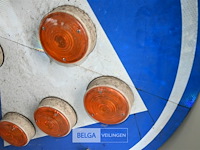 Verkeersbord met verlichting - afbeelding 2 van  4