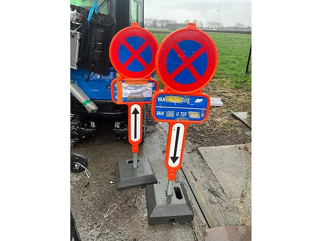 Verkeersborden/parkeer verbodsborden (2x) - afbeelding 1 van  5