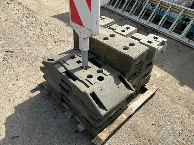 Verkeersignalisatie (2x) - afbeelding 4 van  4